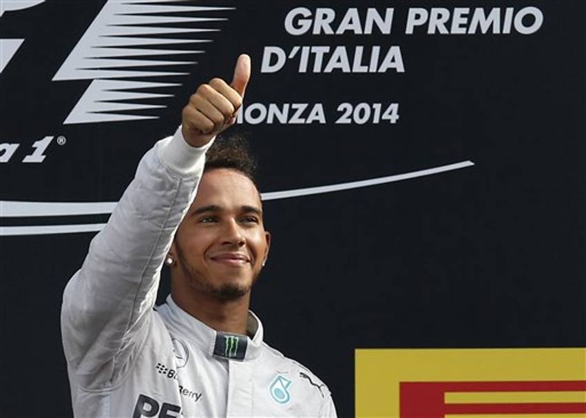 La vittoria in Italia va ad Hamilton, seguito da Rosberg e dal brasiliano Massa. Raikkonen giunge solo nono. (Ap)